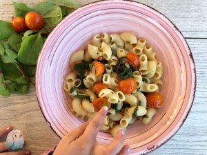 one pot pasta mit mangold schnabel-auf